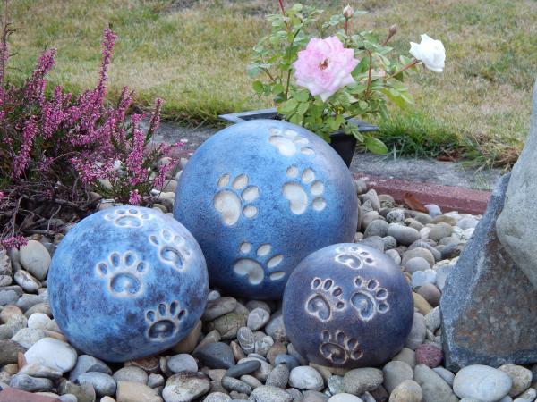 Kugel mit 4 Pfoten - hellblau - frostsicher (2,5 Liter) - LETZTES STÜCK!
